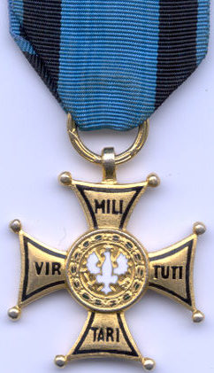 Аверс Золотого креста ордена Виртути Милитари.
