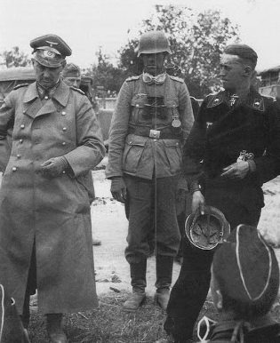 Вальтер Модель с офицерами на Восточном фронте. 1941 г.