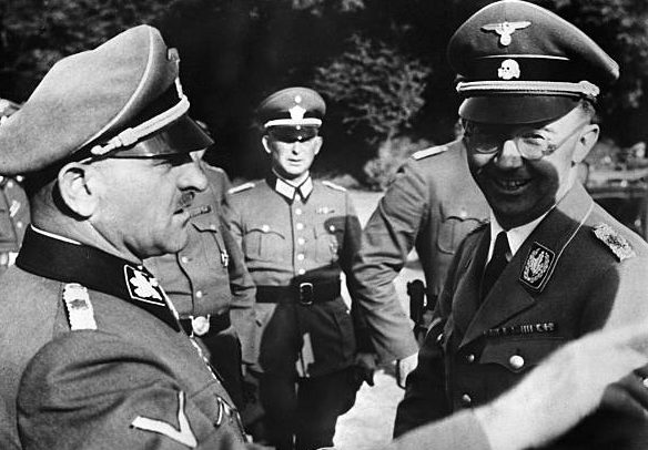 Зепп Дитрих и Генрих Гиммлер. 1942 г.