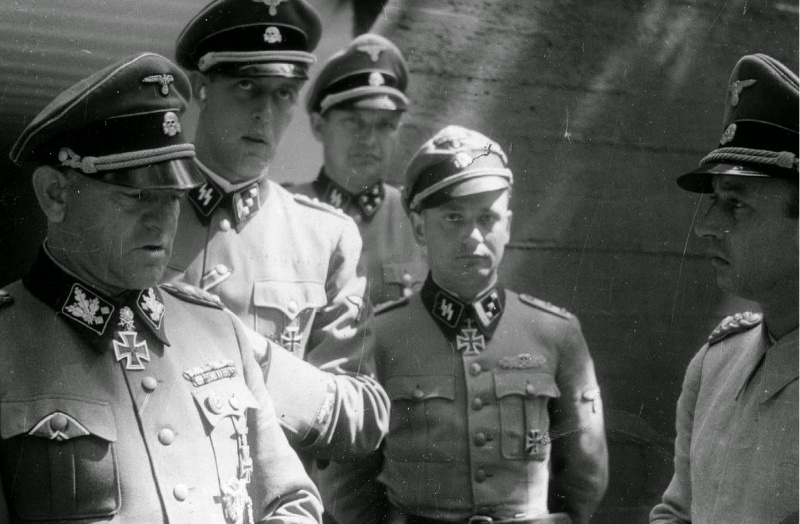Зепп Дитрих в ставке Гитлера «Вольфшанце». Растенбург. 1944 г. 