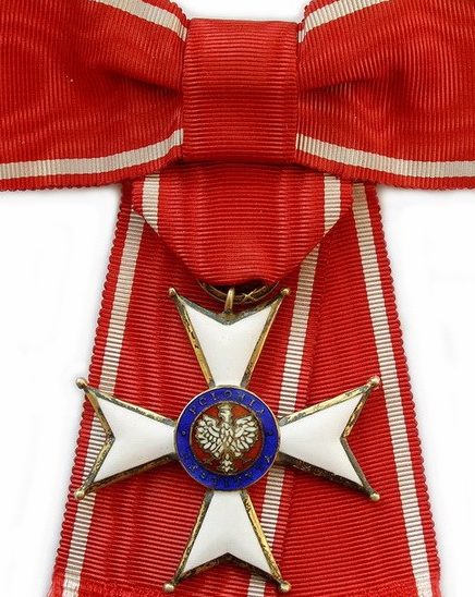 Аверс Командорского Креста ордена Возрождения Польши.