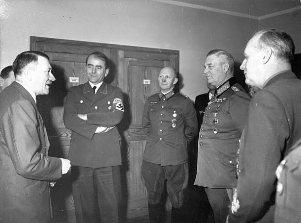 Альфред Йодль на совещании у Гитлера. 1944 г.