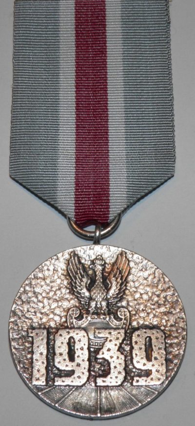 Аверс медали «За участие в оборонительной войне 1939 года».
