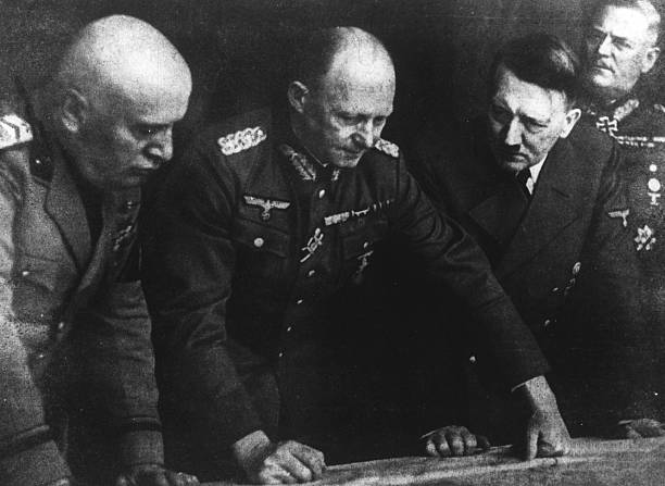 Альфред Йодль на совещании у Гитлера. 1944 г.