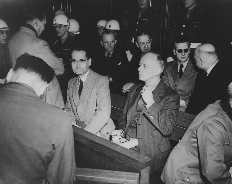 Эрих Рёдер на Нюрнбергском процессе. 1945 г.