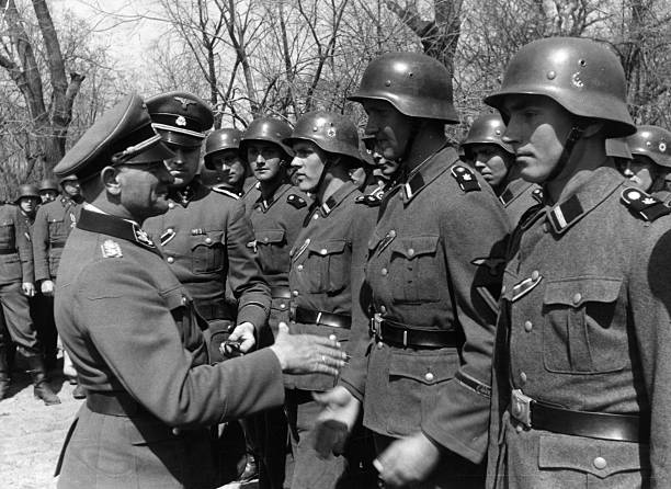 Зепп Дитрих и солдаты СС. 1944 г.