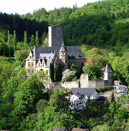 Замок Крансберг, у подножья которого был построен комплекс «Адлерхорст».