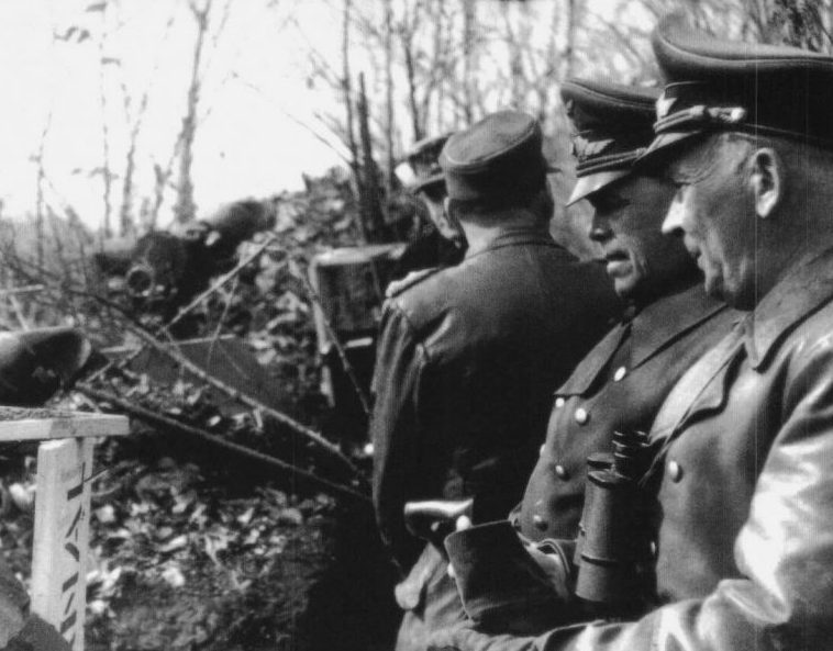 Альберт Кессельринг на командном пункте в районе сектора Неттуно. 1941г.