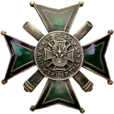 Аверс и реверс офицерского полкового знака 10-го Канёвского полка легкой артиллерии.