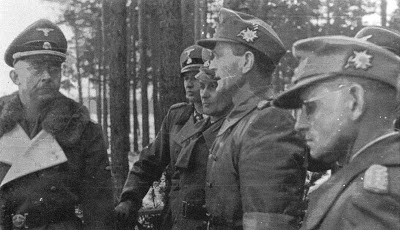 Вальтер Модель с офицерами. 1944 г.