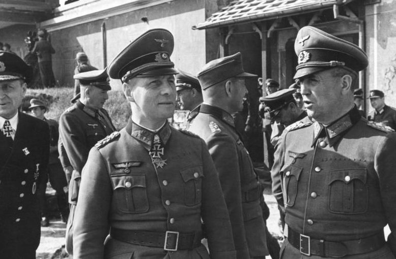 Фридрих Дольман среди генералов. Rivaвella. 1944 г.