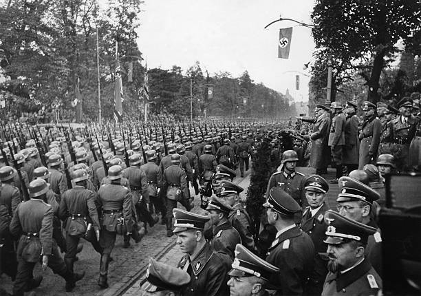 Александер Лёр на трибуне во время парада в Варшаве. 1939 г. 