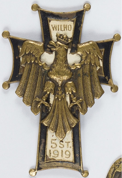 Аверс и реверс офицерского полкового знака 76-го пехотного полка.
