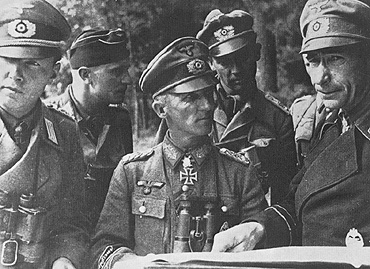 Хассо Мантойфель с офицерами. 1942 г.