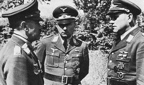 Александер Лёр с офицерами. Югославия. 1941 г.
