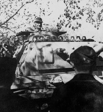 Дитрих Заукен в танке. 1943 г.