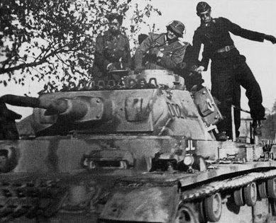 Дитрих Заукен в танке. 1943 г.