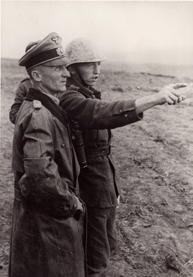Хассо Мантойфель с румынским офицером. 1942 г.
