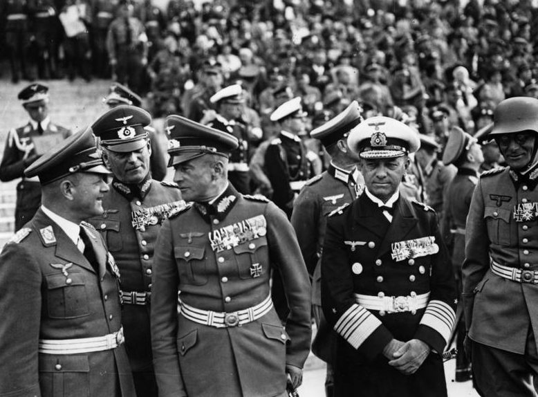 Вильгельм Кейтель, Вальтер Браухич, Эрнст Редер и Фрайхерр фон Вейхс. Нюрнберг.1938 г.