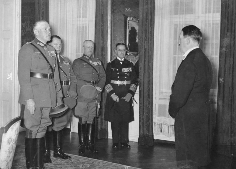 Эрих Редер на приеме у Гитлера. 1935 г.
