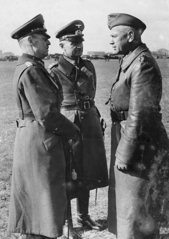 Вальтер Рейхенау, Вальтер Браухич и Герд фон Рунштедт. 1939 г.