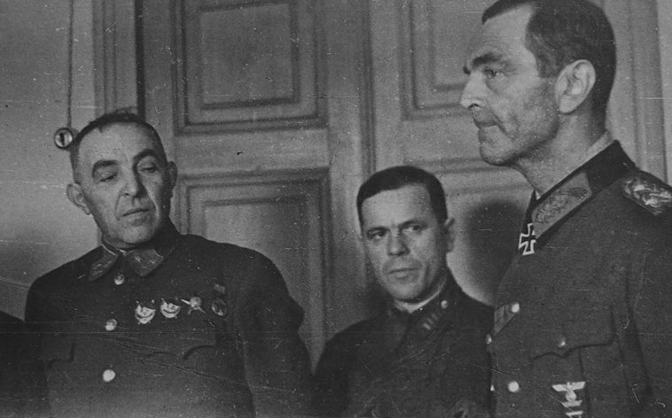 Фридрих Паулюс в плену. 1943 г.