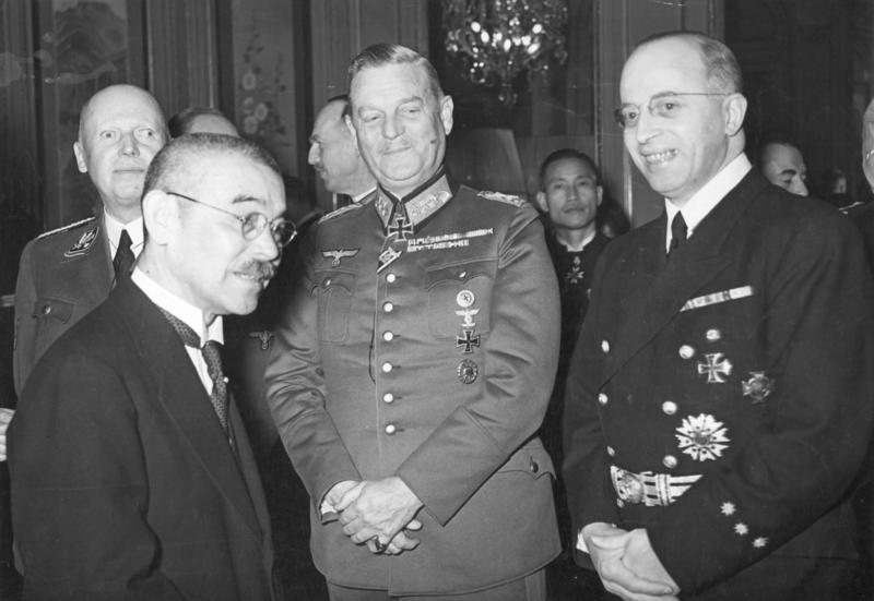Вильгельм Кейтель, японский Министр иностранных дел Мацуока и Генрих Штамер. Берлин. 1941 г.