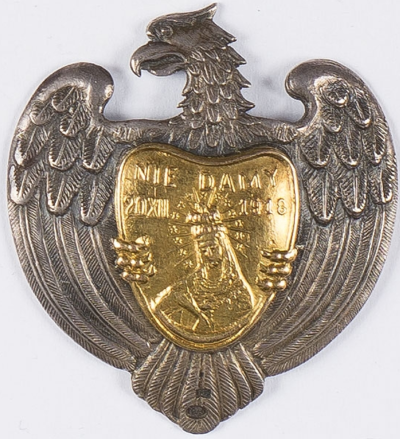 Аверс и реверс офицерских полковых знаков 85-го полка Виленских стрелков.