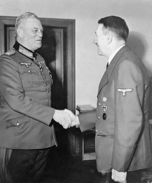 Вильгельм Кейтель и Адольф Гитлер. 1942 г.