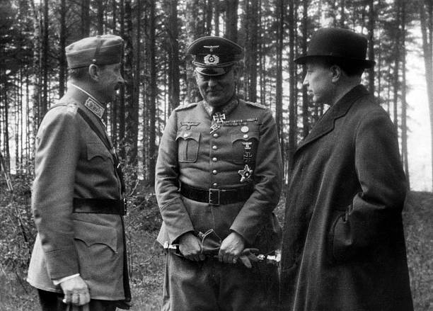 Вильгельм Кейтель, Карл Маннергейм и Ристо Рути. 1942 г. 