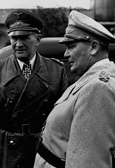 Бруно Лёрцер и Герман Геринг. 1942 г. 