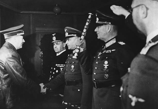 Вильгельм Кейтель на встрече с Гитлером. 1944 г.