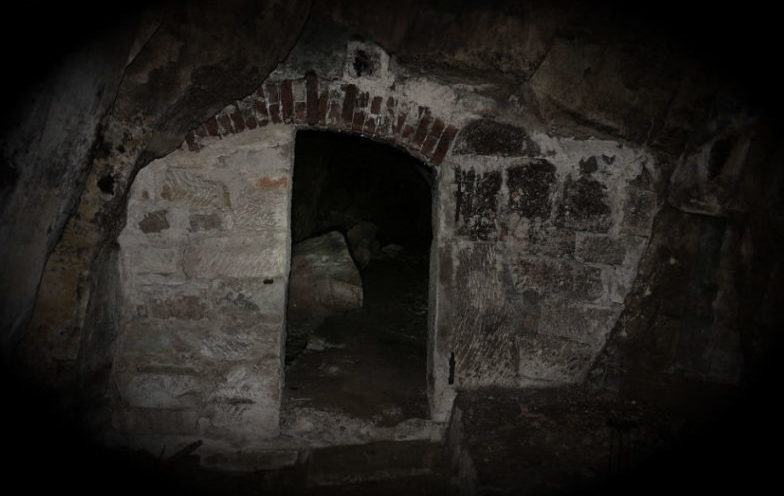 Взорванные тоннели и подземные цеха.