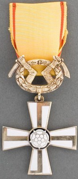 Крест 2-го класса ордена Креста Свободы за военные заслуги в мирное время. 
