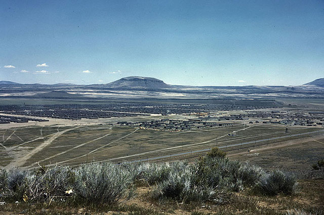 Панорама лагеря «Tule Lake» в штате Калифорния для интернированных граждан США японского происхождения. 