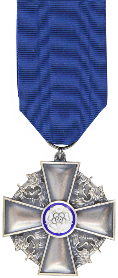 Крест заслуг ордена Белой розы Финляндии.