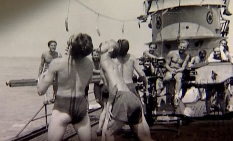 Развлечения на палубе подлодки «U-123». Июль 1942 г.