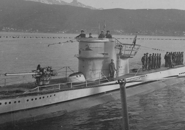Подлодка «U-251» подходит к причалу в Нарвике. Июль 1942 г.