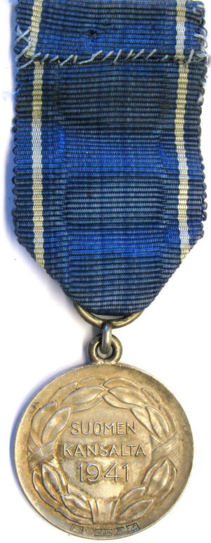 Аверс и реверс медали Свободы 1-го класса ордена Креста Свободы.