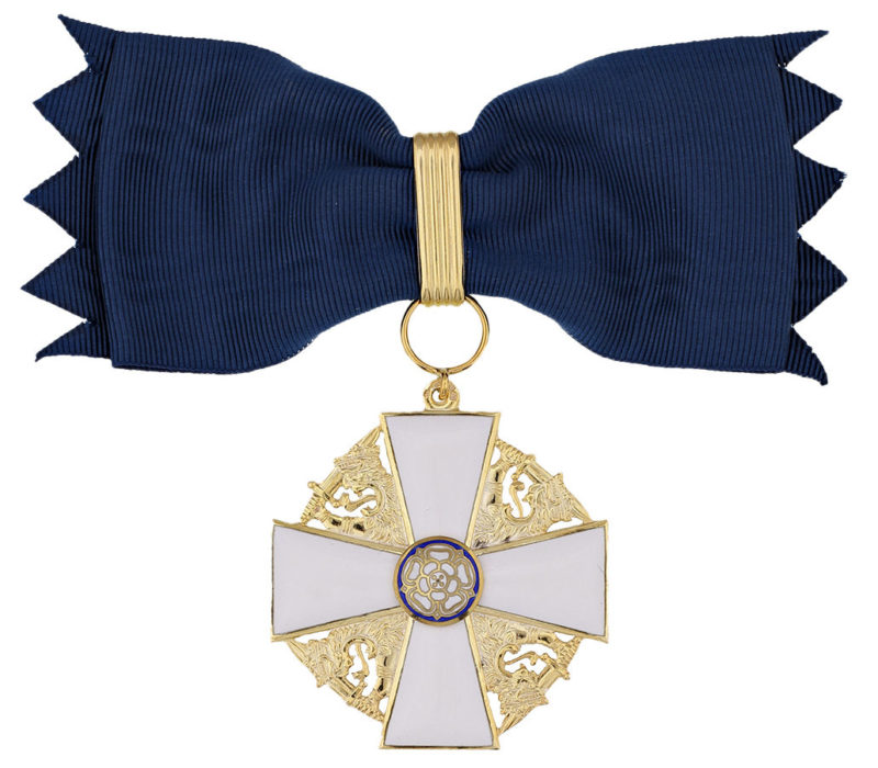Командорский крест 1-го класса ордена Белой розы Финляндии на банте для женщин.