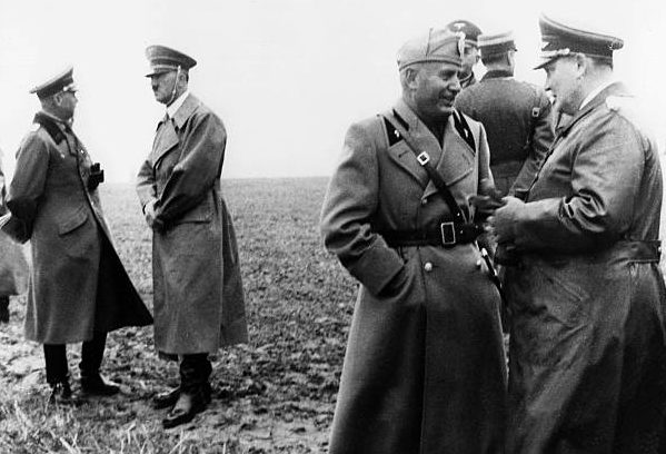 Вернер Фрич, Бенито Муссолини, Герман Геринг и Адольф Гитлер. 1937 г.