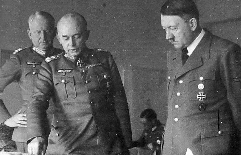 Карл-Адольф Холлидт на совещании у фюрера. 1943 г.