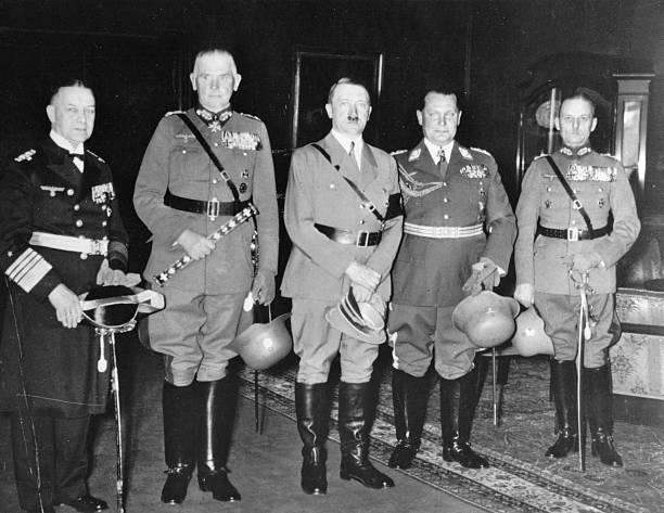 Герд фон Рунштедт, Адольф Гитлер, Герман Геринг, Эрих Редер и Вернер Бломберг. Берлин.1936 г. 