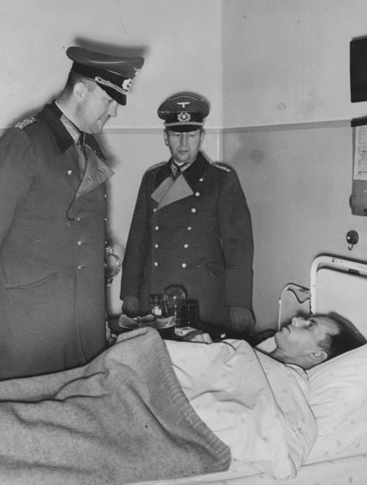 Фридрих Фром в госпитале. 1940 г.