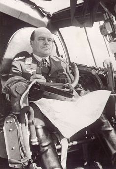 Эрнст Удет у самолета. 1941 г.