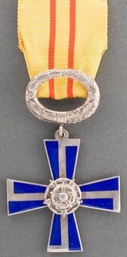 Крест 4-го класса ордена Креста Свободы за гражданские заслуги.