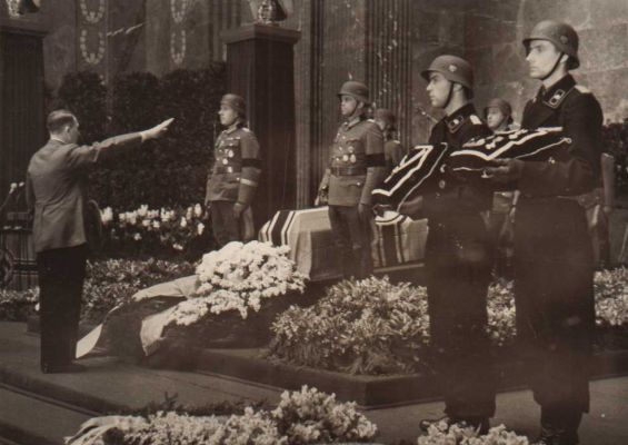 Похороны Ганс-Валентин Хубе. 1944 г.