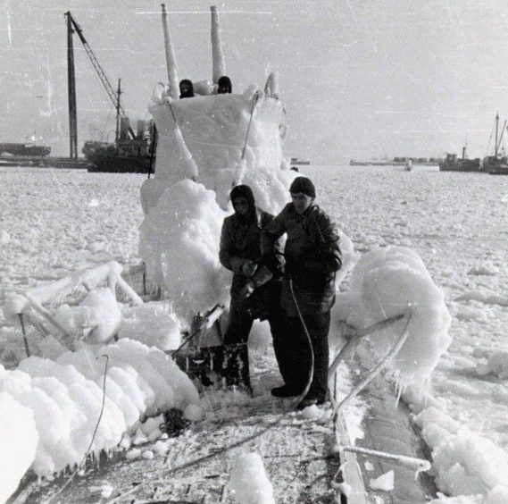 Подлодка «U-2» зимой. Декабрь 1940 г.