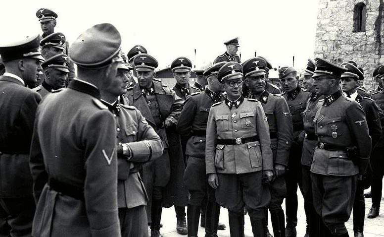 Пауль Хауссер в свите Генриха Гиммлера в концлагере Маутхаузен. 1941 г.