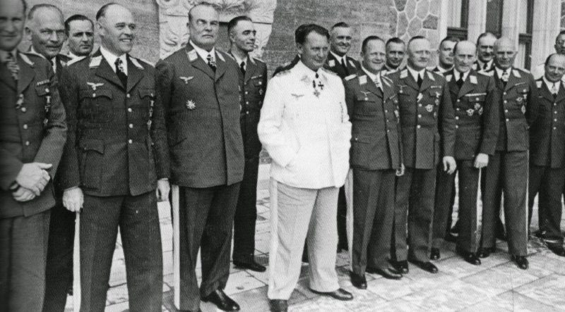 Хуго Шперле среди руководства Люфтваффе. 1938 г.